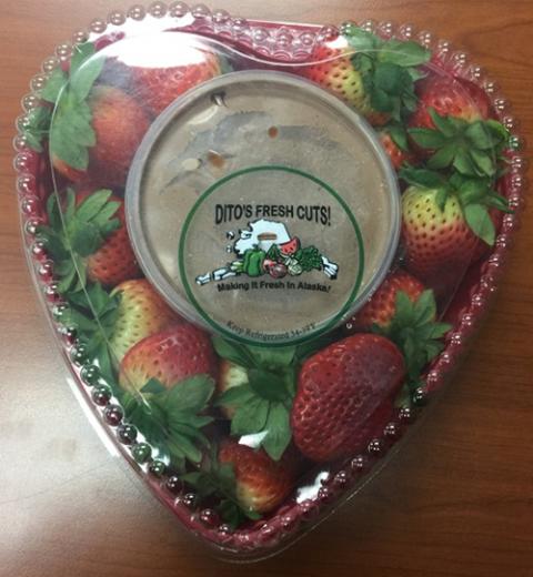 Heart Plastic Platter Strawberries w Dip with Chocolate Frosting Refrigerated, front