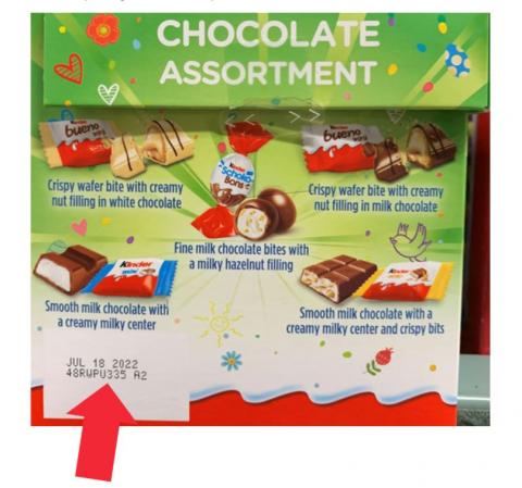 Kinder Happy Moments Chocolate Assortment, Back Panel (showing date and lot codes)