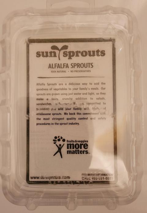 Image 2 – SunSprouts Alfalfa Sprouts, Back Clamshell