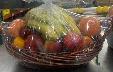 Photo 4 - Image of gift basket containing peaches